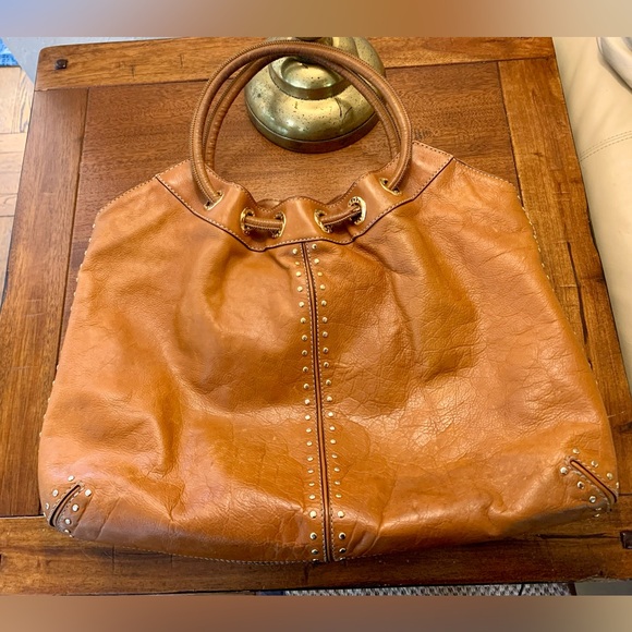 MICHAEL Michael Kors Handbags - Michael Kors tan large leather shoulder boho purse